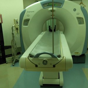 TC GE Brightspeed de 16 cortes con excelente tubo NEX187