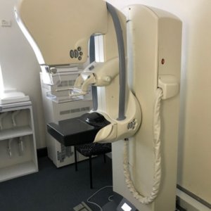 GE Senographe Essentials 4424 