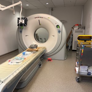 Tomografía computarizada Toshiba Aquilion de 64 cortes usada, actualizada a CXL de 128 cortes